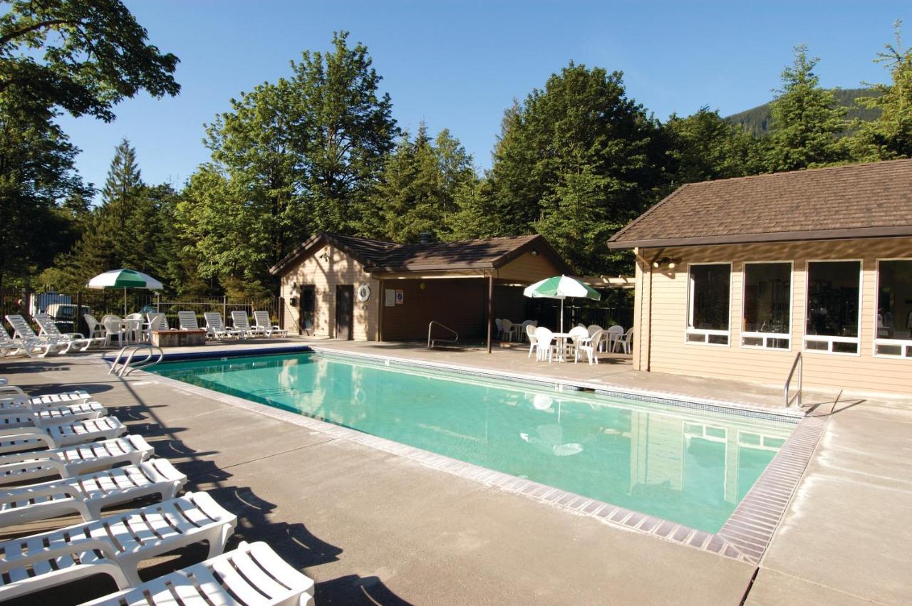 Whispering Woods Resort Welches Zewnętrze zdjęcie
