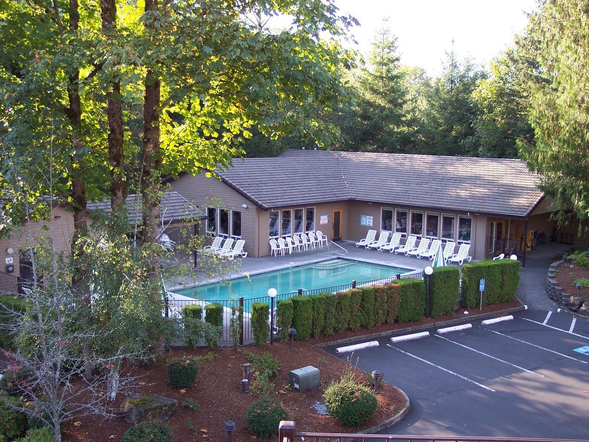 Whispering Woods Resort Welches Zewnętrze zdjęcie