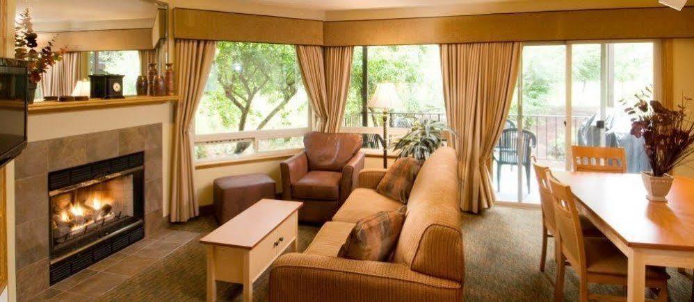 Whispering Woods Resort Welches Zewnętrze zdjęcie